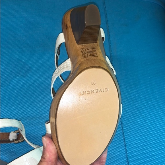 GIVENCHY White Beautiful heels!! SZ 37 - Picture 4 of 5